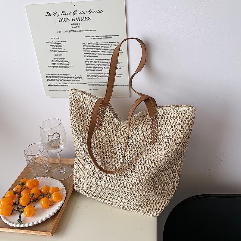 Summer Woven Bags Women's New Seaside Vacation Large-capacity Straw Woven Bags Versatile Commuter Tote Bags