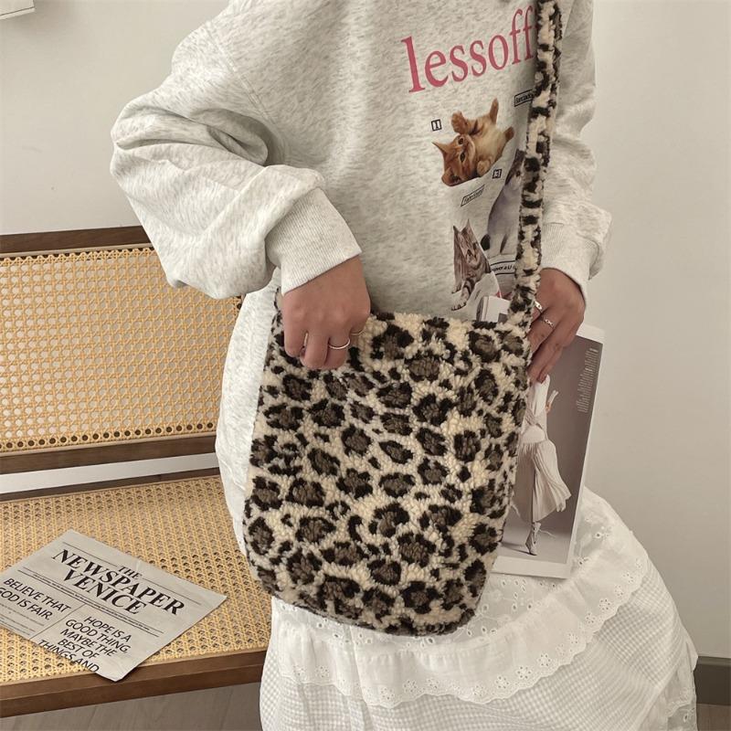 41 autumn and winter fashion leopard print woolen underarm bag women's bucket bag large capacity shoulder bag