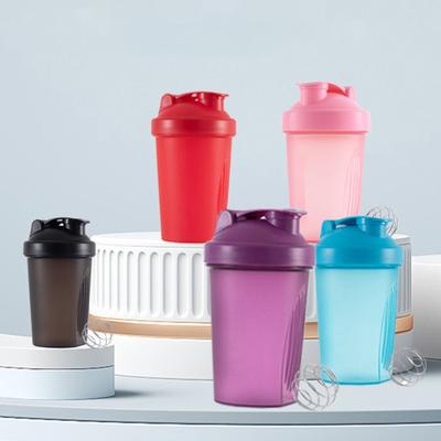 Šálek koktejlů Venkovní sporty Fitness Šálek na vodu Proteinový prášek Mléčné koktejly Šálek na míchání Velkokapacitní plastový kelímek