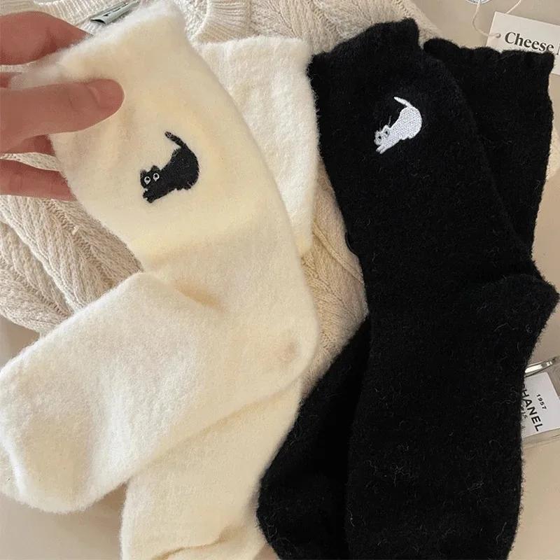 Women's Plush Sock Mink Fleece Socks For Women Autumn Winter Embroidery Cat Socks In Tube sock Thickened Sleeping Socks