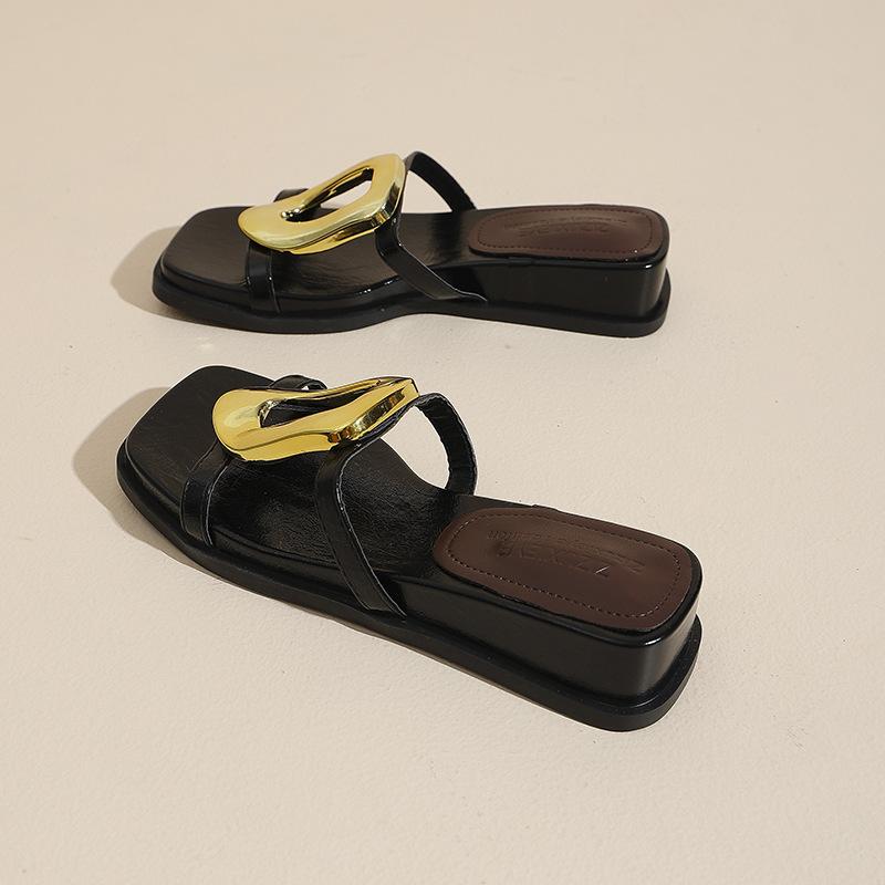 Hollow versatile fashion one-word slippers women's 2025 summer new thick-bottomed slope heel high-end design outside sandals