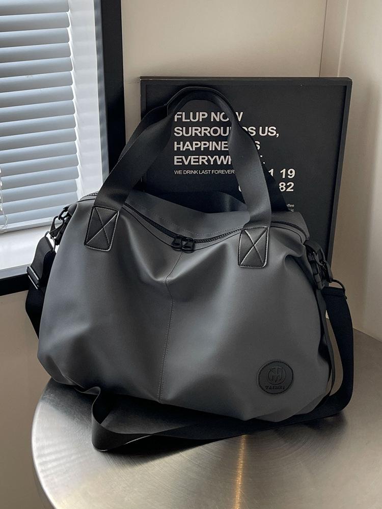 Large Capacity Lightweight Handheld Travel Bag for Men and Women