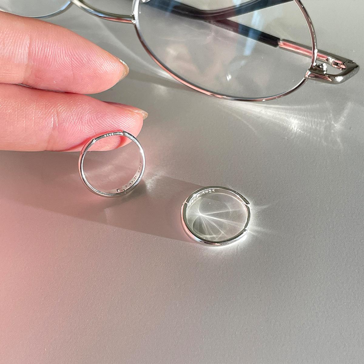 

Серьги-иглочки из серебра 925 пробы, простые кольца, женские, легкие, роскошные, нишевые, высококачественные, изысканные, корейские, универсальные, на осень и зиму, новые, с пряжками для ушей 925 silver needles