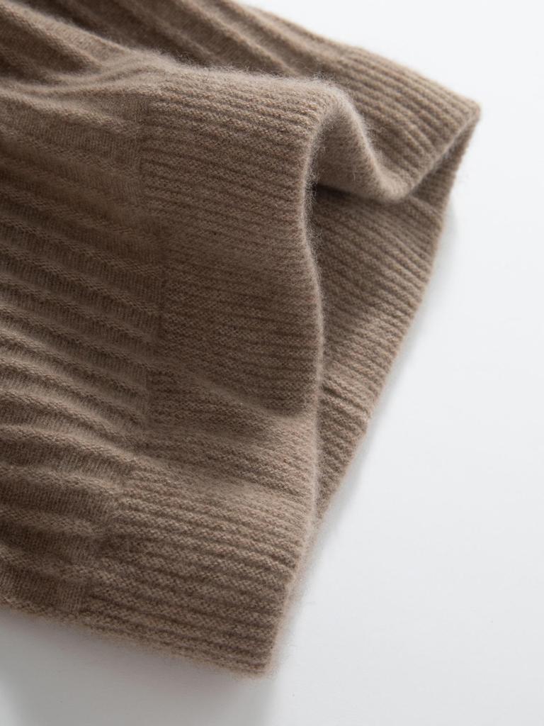 Women's Mid-Length A-Line Cashmere Knit Skirt - High-Waisted, Ribbed, Slimming, Pleated, Versatile.