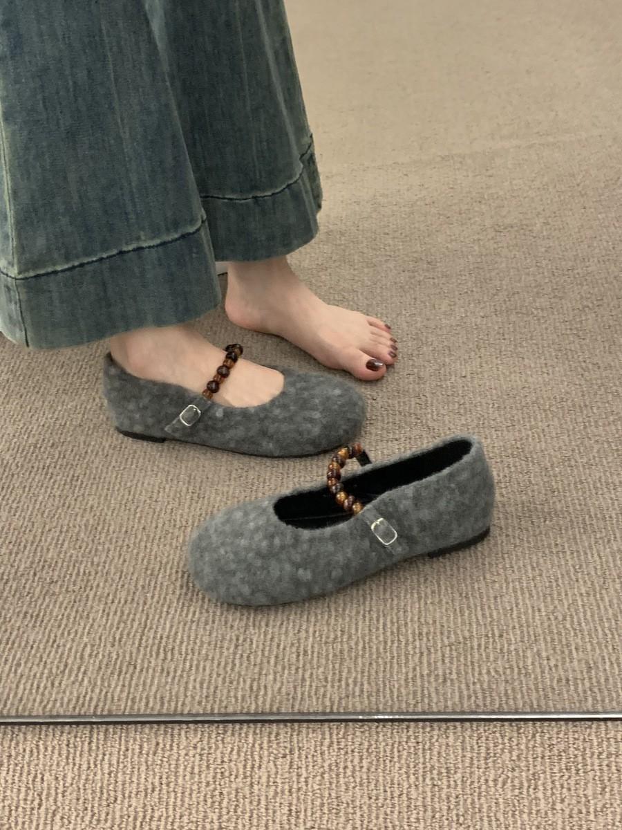 

French flat-bottomed fairy wind round head pearl with fluffy shoes, new cotton ladyshoes for autumn and winter 40 сірий колір