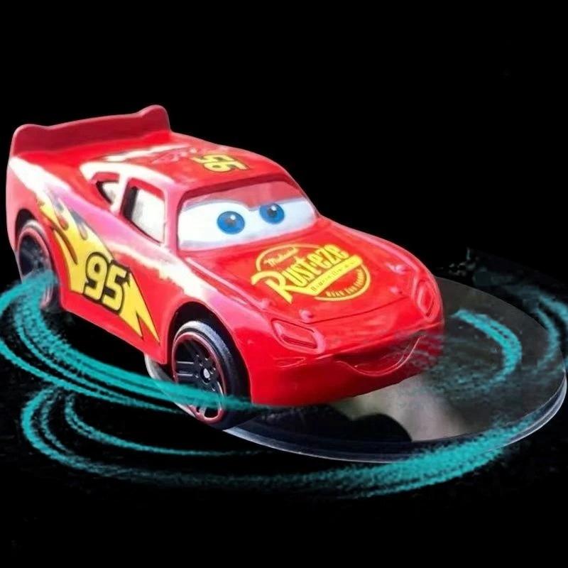 Voitures 3 dessin animé Flash McQueen Décoration Rotation Drift Tableau de bord automobile Pivotant Console centrale automobile Accessoire Gifs Jouets