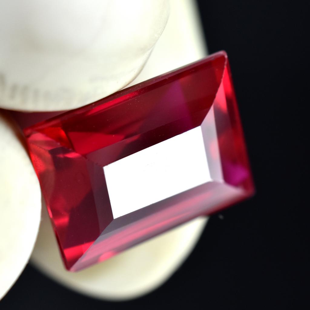 Stunning Quality Red Ruby CERTIFIED Loose Gemstone 9.15 Ct Natural Emerald Cut. AR-640