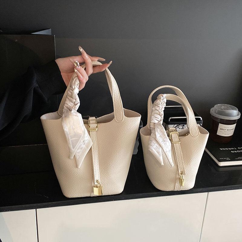 Lychee pattern vegetable basket bag new trendy simple casual shoulder messenger bag niche portable bucket bag
