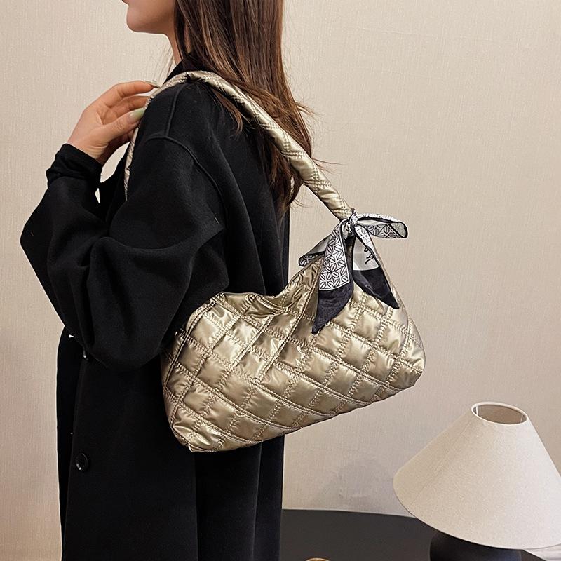 Trendy fashion rhombus embroidered thread underarm bag women's lightweight casual nylon handbag outdoor commuter popular shoulder bag