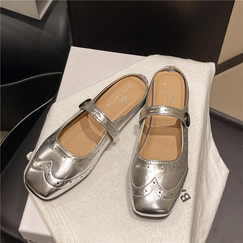 

Французские сказочные ветряные головные полушлепанцы 2025 новые из искусственной кожи для улицы универсальные сандалии на низком каблуке нежные мюли женские 40 серебряный