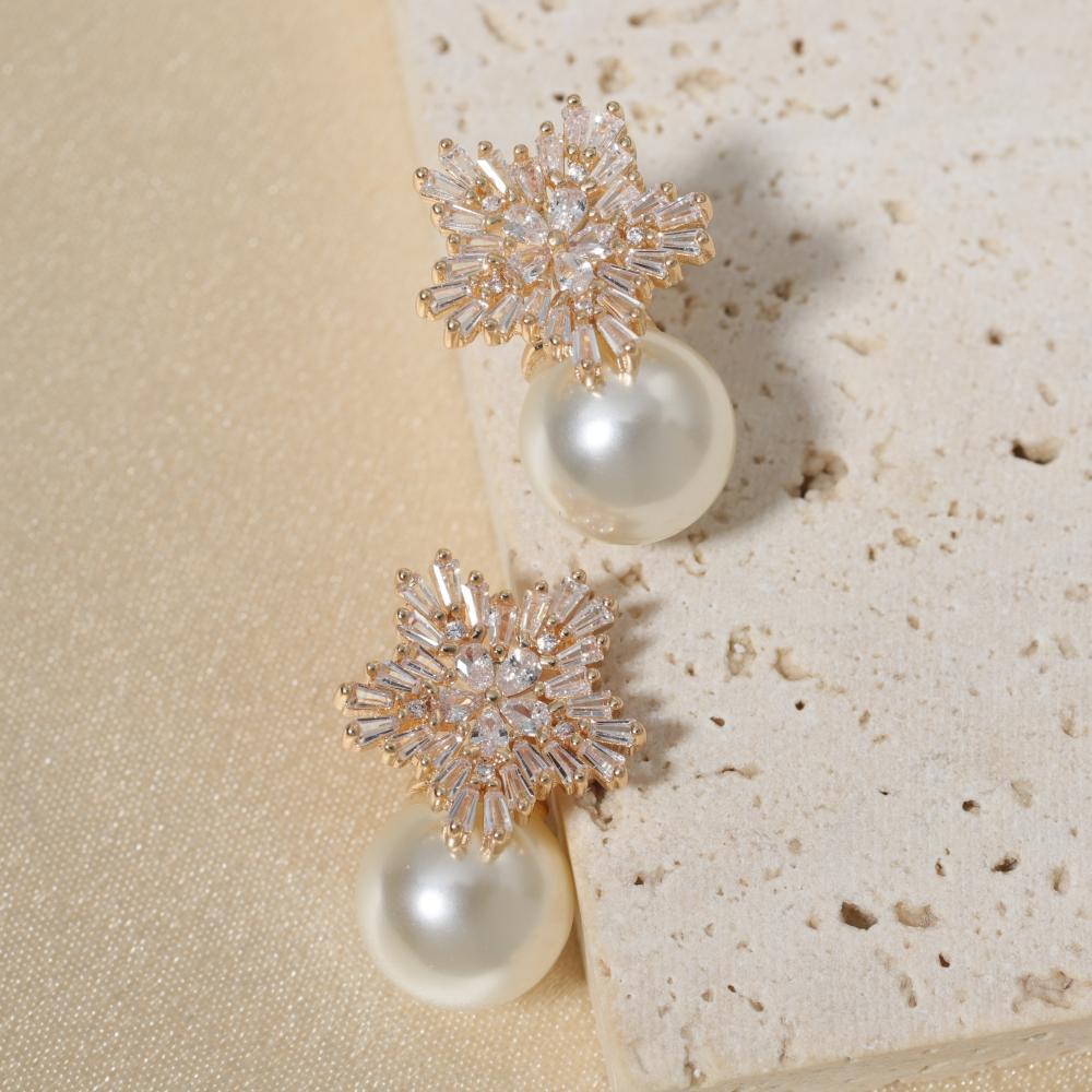 

Роскошные Серьги-подвески с Имитацией Жемчуга в Форме Снежинок для Женщин Модные Милые Серьги-гвоздики с Фианитами Ювелирные Изделия Свадебные Аксессуары белый