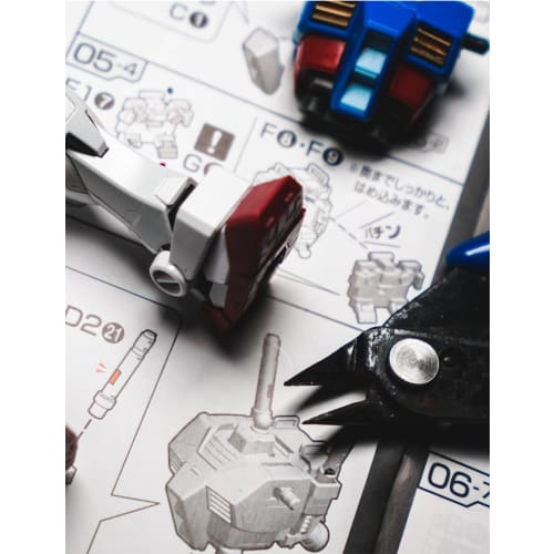 Mellbree Plastic Model Tool Kit for Beginners, 9-Piece Set Includes Thin-Blade Nippers, Files, Precision Tweezers, and a Design Cutter with Storage Ca