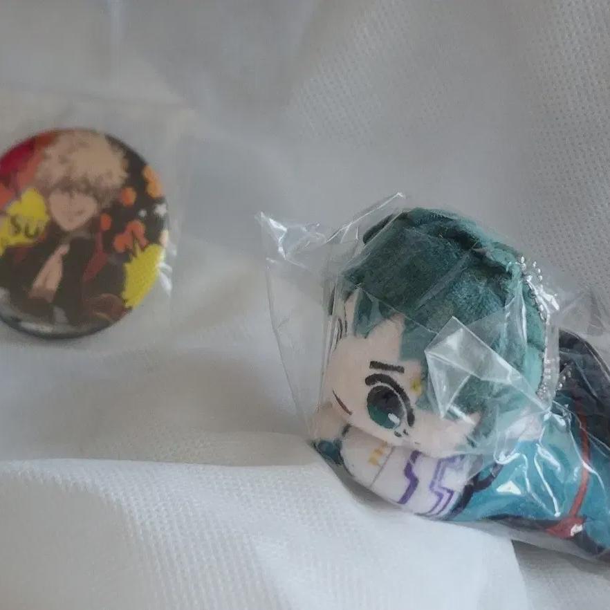 

Значок Hiroaka Goods Бакуго, Мидория Хуг Кара