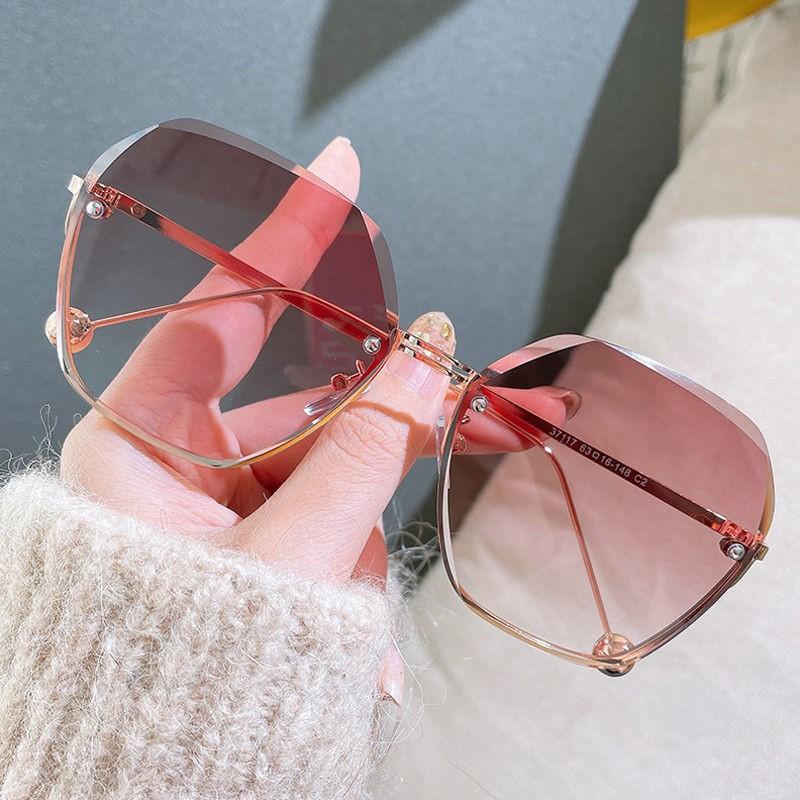 Summer Trend Sunglasses Frameless Trimming Gradual Change Color Sunglasses Women'S Fashion Large Frame Glasses