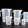 5000/3500/2000/1000/500/250/100ml Tazza graduata in plastica con coperchio Becher da laboratorio di grandi dimensioni Tazza di miscelazione trasparente Strumenti per la cottura