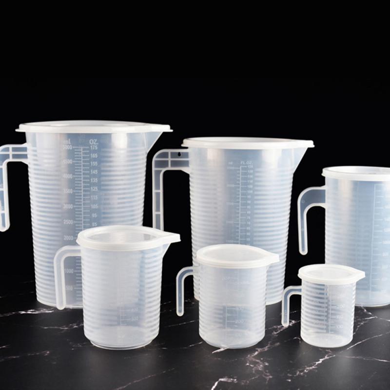 5000/3500/2000/1000/500/250/100ml Tazza graduata in plastica con coperchio Becher da laboratorio di grandi dimensioni Tazza di miscelazione trasparente Strumenti per la cottura
