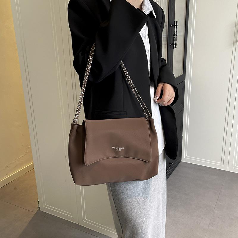 Premium Chain Tote Bag Women's 2025 Autumn and Winter New Versatile Large-capacity Shoulder Bag Fashionable Commuter Underarm Bag