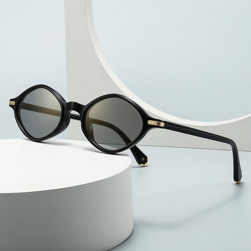 Lightweight Comfortable Durable High Quality Retro High End Designer Style Glamorous Oval Shaped Female Male Sun Glasses
