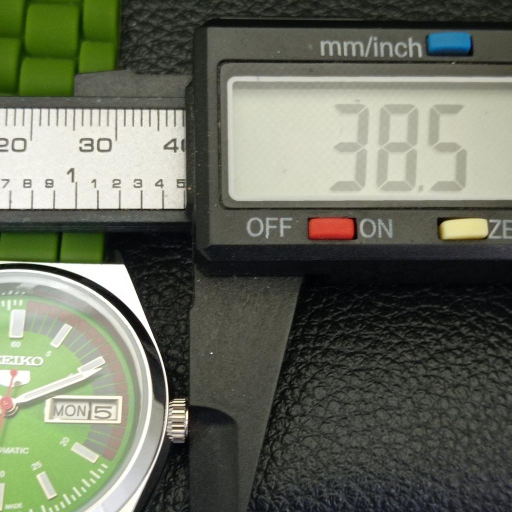 JAPAN VINTAGE REFURBISHED SEIKO 5 AUTOMATIC 6309A MENS GREEN WATCH a440779-4 Sk-a440779