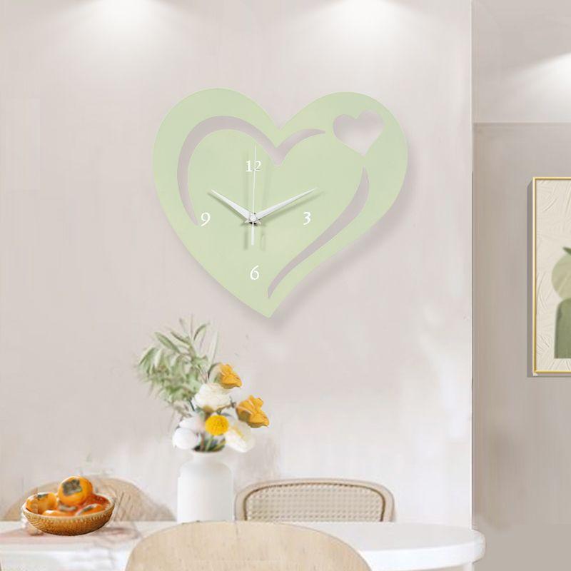 New Modern Heart-shaped Digital Wall Clock, Silent Acrylic Clock, Creative Clock, Living Room and Dining Room Wall Clock