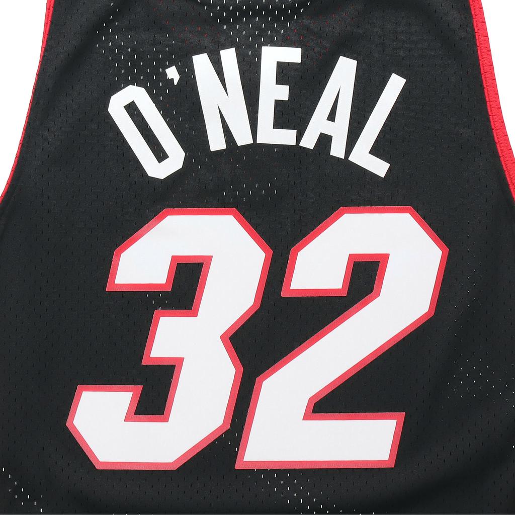 Mitchell & Ness Miami Heat Road 2005 06 Shaquille O'Neal Swingman Jersey SMJYAC18017-MHEBLCK05SON