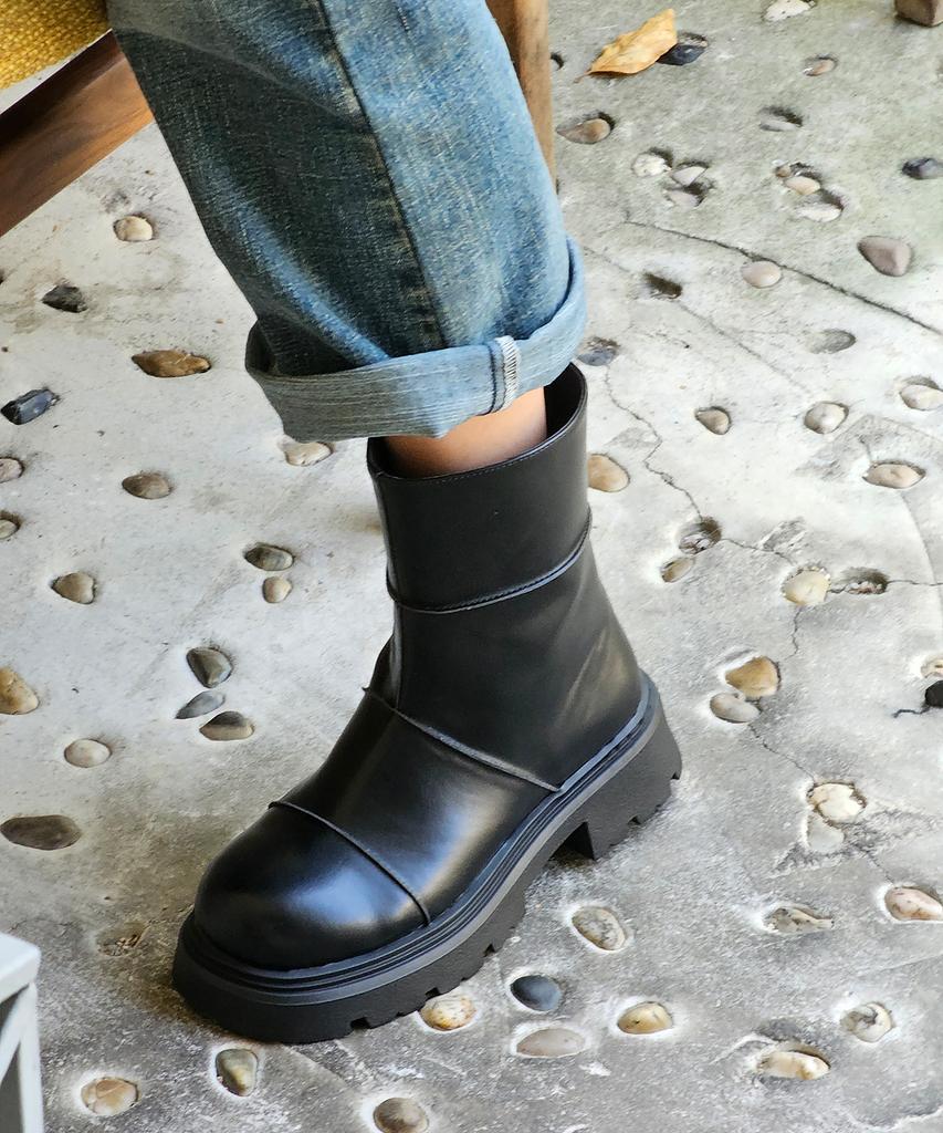 Cesti Monoline Boots (Black)
