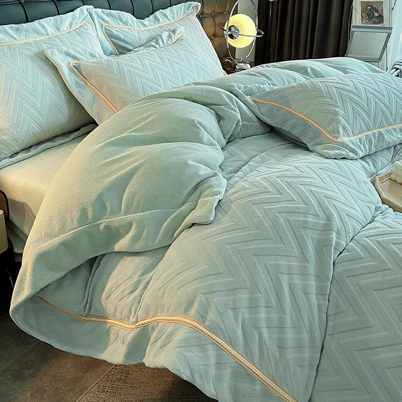 Winter Carved Baby Fleece Bed Four-Piece Set Thickened Milk Fleece Bed Sheet Quilt Cover Flange Coral Fleece Bedding 1.2m 3pcof sheets - 150x200cm quilt core