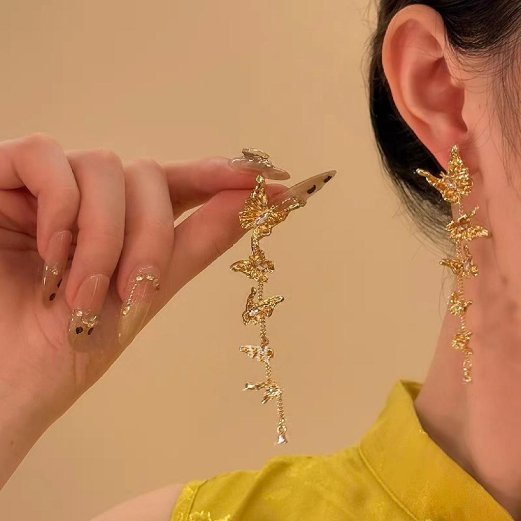 Elegant Vintage French Butterfly Flower Stud Earrings - High-End Fashion Accessories for Women