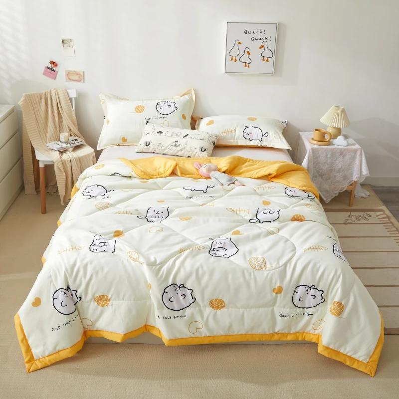 Cute Cartoon Polar Bear Summer Quilt Skin-friendly Comfortable Animals Print Air Conditioning Quilted Quilt for Kids Boys Girls