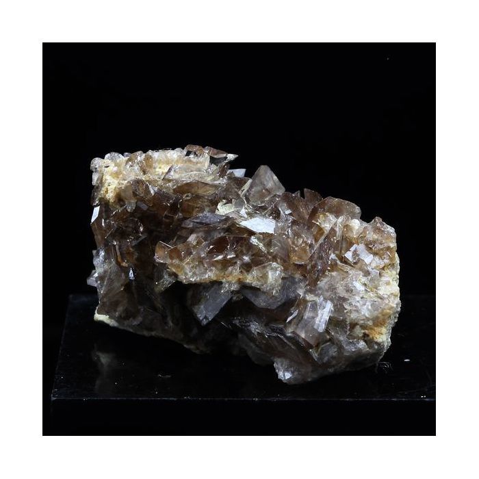 Pierres et Minéraux. Axinite. 48.5 ct. La Balme d'Auris, Bourg d'Oisans, Isère, France..
