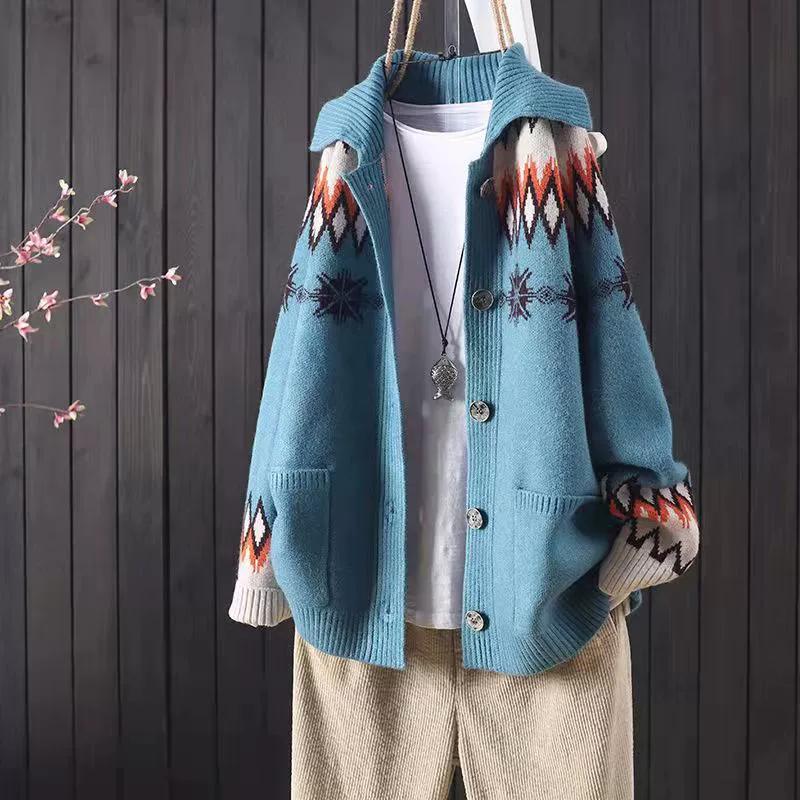 

Вязаный кардиган женский весенне-осенний с воротником, застежкой на пуговицу, жаккардовым узором, большим карманом, свободного кроя, модная короткая куртка-свитер One Size морская волна