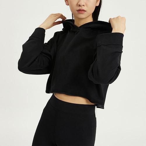 Nike Solid Color Cropped Long Sleeve Crop Top Sweatshirt for Women in Black