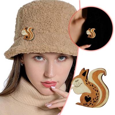 1Pcs Wooden Carving Animal Brooch Pin Cartoon Animal Wood Brooch Creative Retro Women Brooch Shawl Clip Girl Gift For Sweater