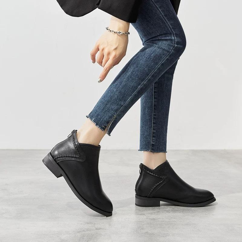Small heel short boots women's 2025 new Martin boots women's versatile flat-bottomed large-size women's shoes autumn and winter comfortable thin boots