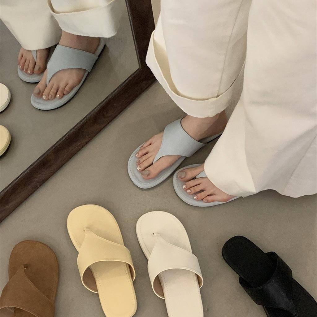 Niche design flip-flops women's summer 2025 new Korean version fashion toe Roman flat-bottomed vacation beach shoes