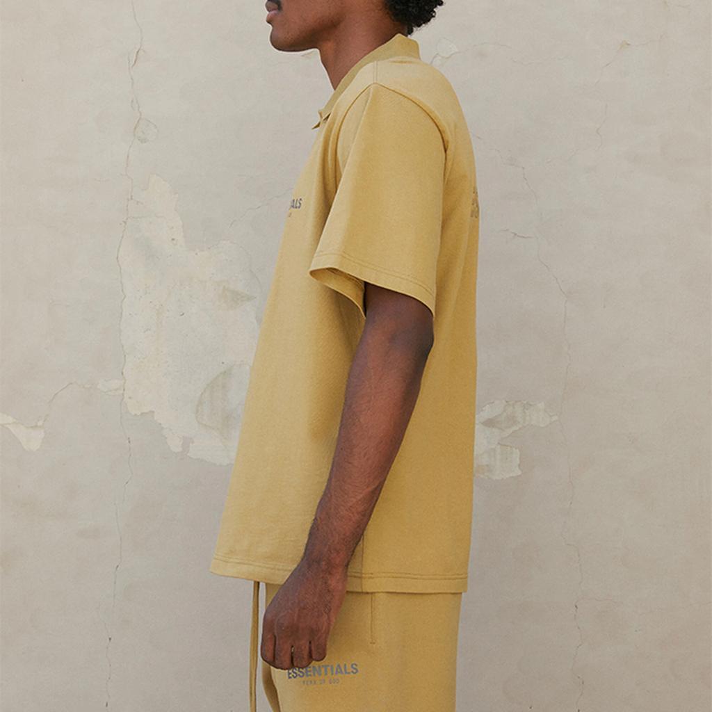 Fear of God Essentials Kurzarm-Polo mit einfarbigem Logo-Print Unisex-Oberteile Bernstein FOG-FW21-006