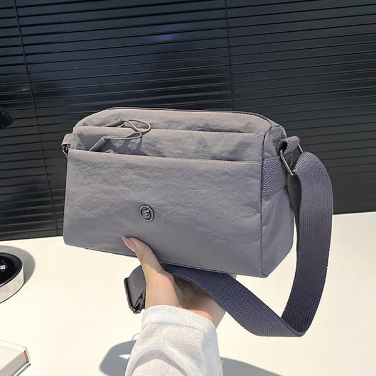 Lekka damska torba na ramię crossbody, casualowa torebka dla mamy w prostym stylu