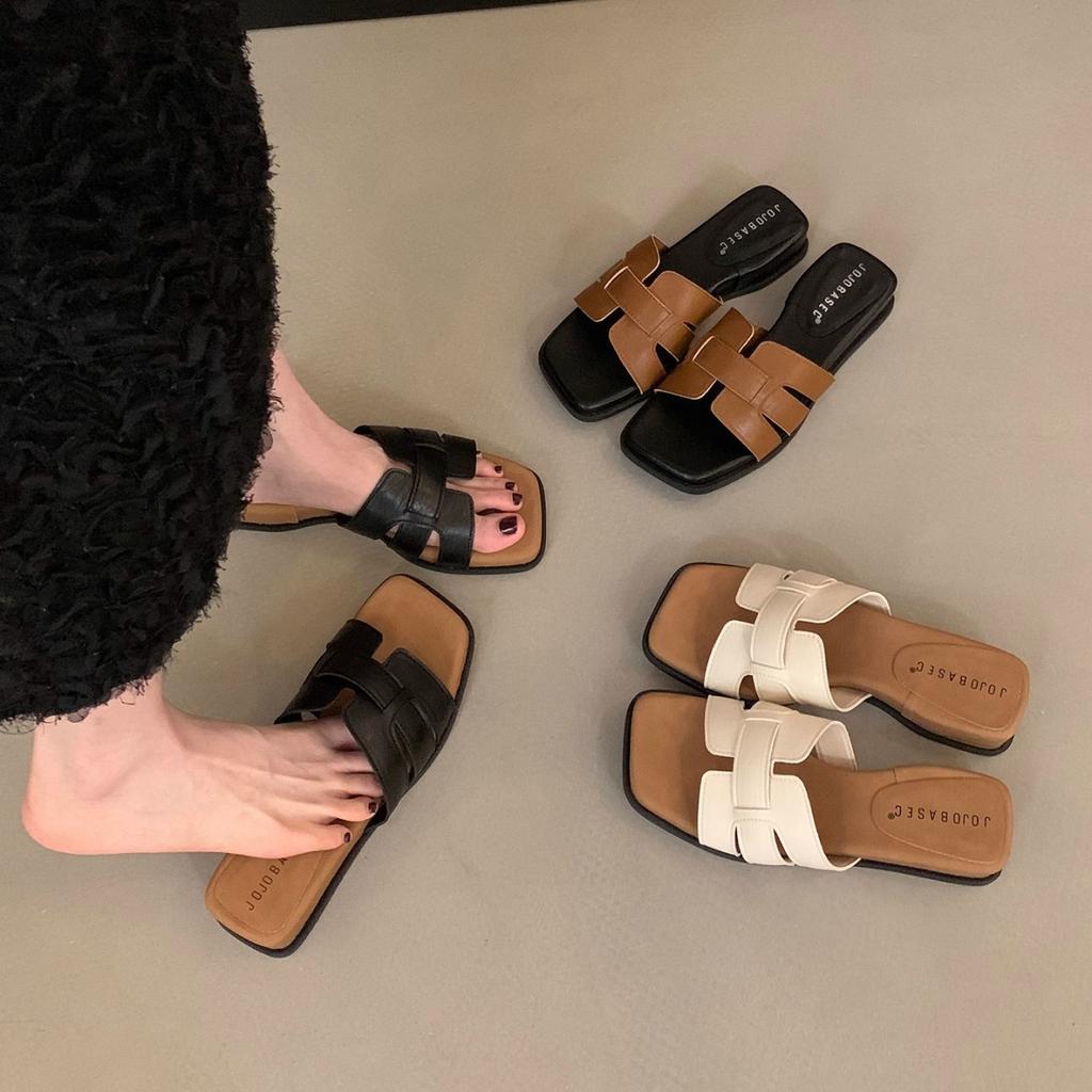 French flat bottom Internet celebrity square head versatile one-word drag girl 2025 new summer foreign style fairy woven outer wear cool slippers
