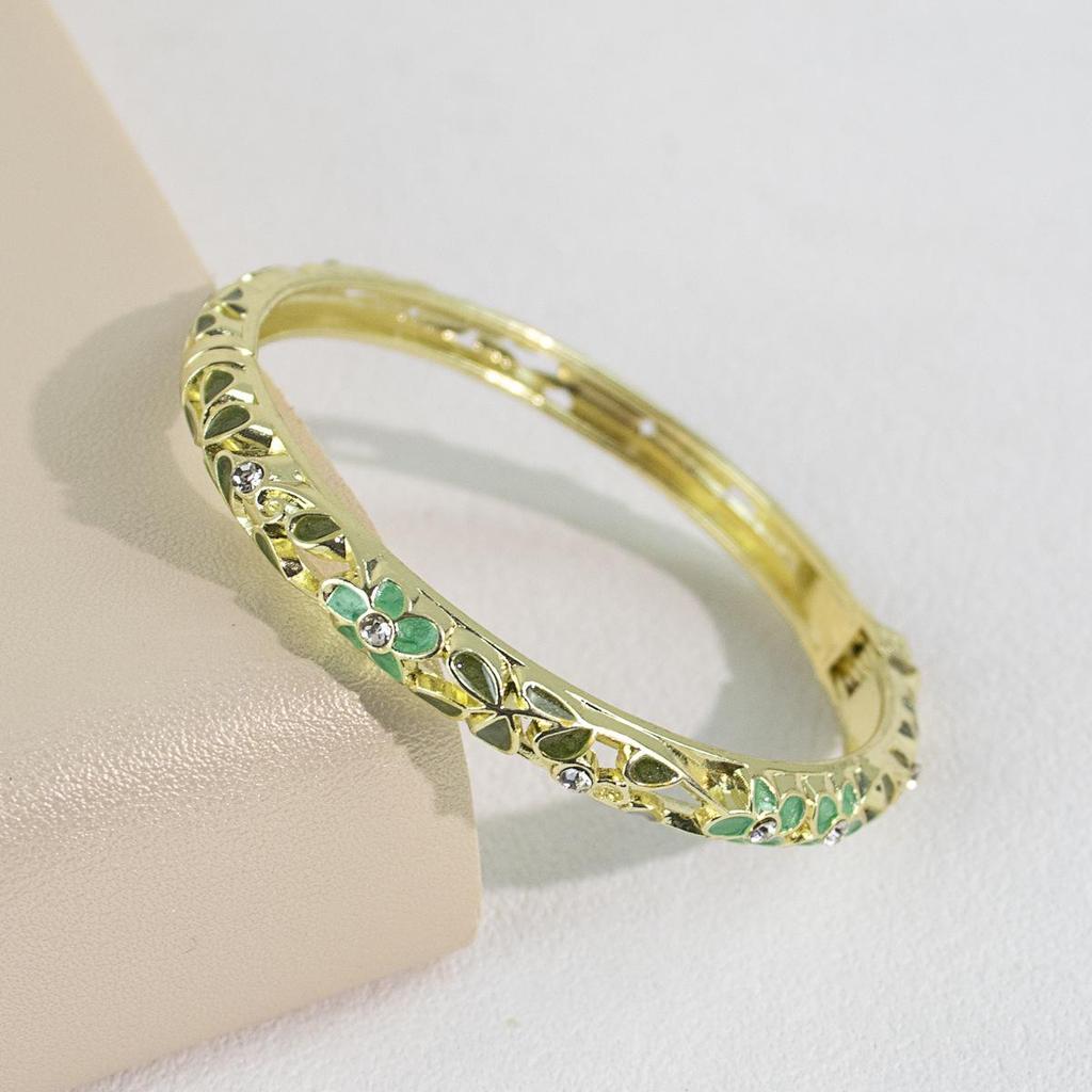 Elegant Retro Cloisonné Bracelet: Palace Style with Drip Oil Finish