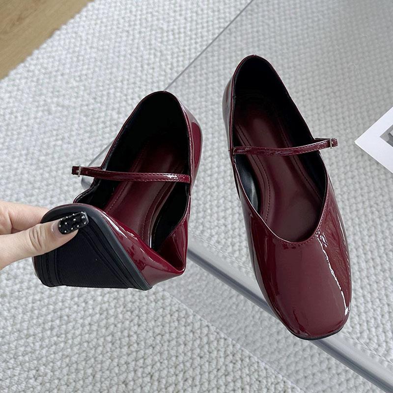 Mode Neues Schuhwerk Weinrot Damen Ballerinas Mary Janes Designerschuhe Damen Runde Zehenpartie Mode Flach Schnalle Damen Ballerinas mit Schuhen