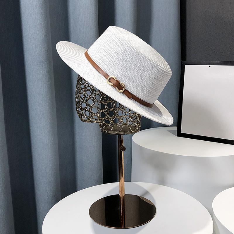 Women's Rivet Belt Decoration Simple Fashion Flat Beige Sunshade Straw Hat for Going Out and Playing, Seaside Vacation Dressing