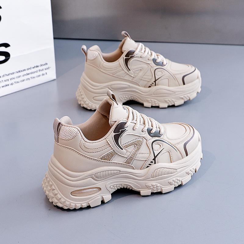 New autumn leather lightweight casual anti slip sports shoes with thick sole and height increasing dad shoes