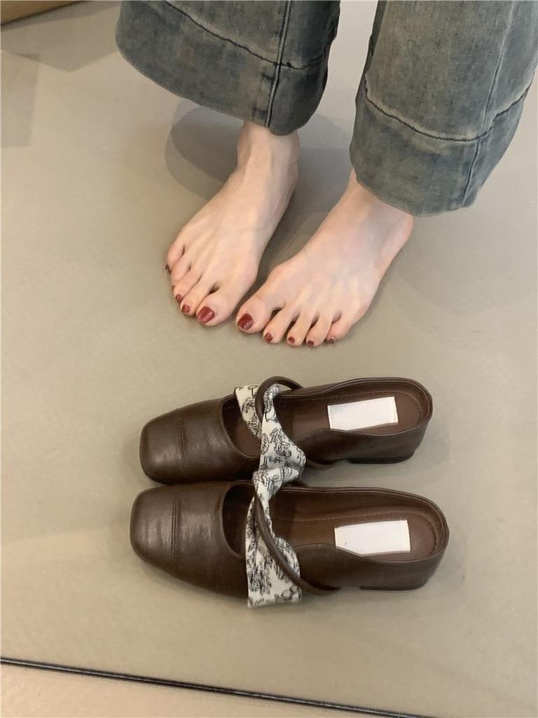 Inner height increase Mary Jane shoes spring and summer 2025 French new Chinese retro with skirt Baotou one foot and half slippers