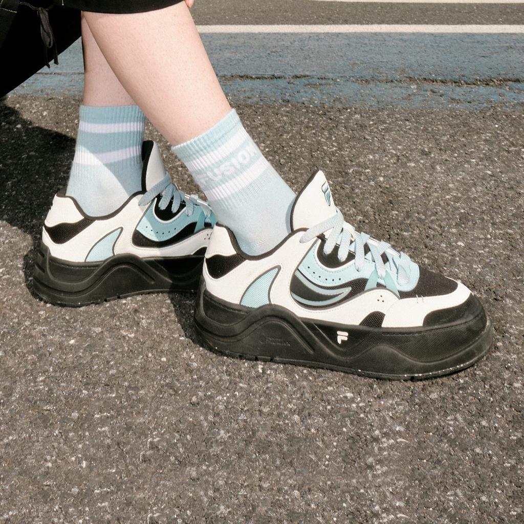 FILA Fusion 50-50 Comfortable Versatile Low-Top Sneakers Women sneakers Black White T12W432201FBS
