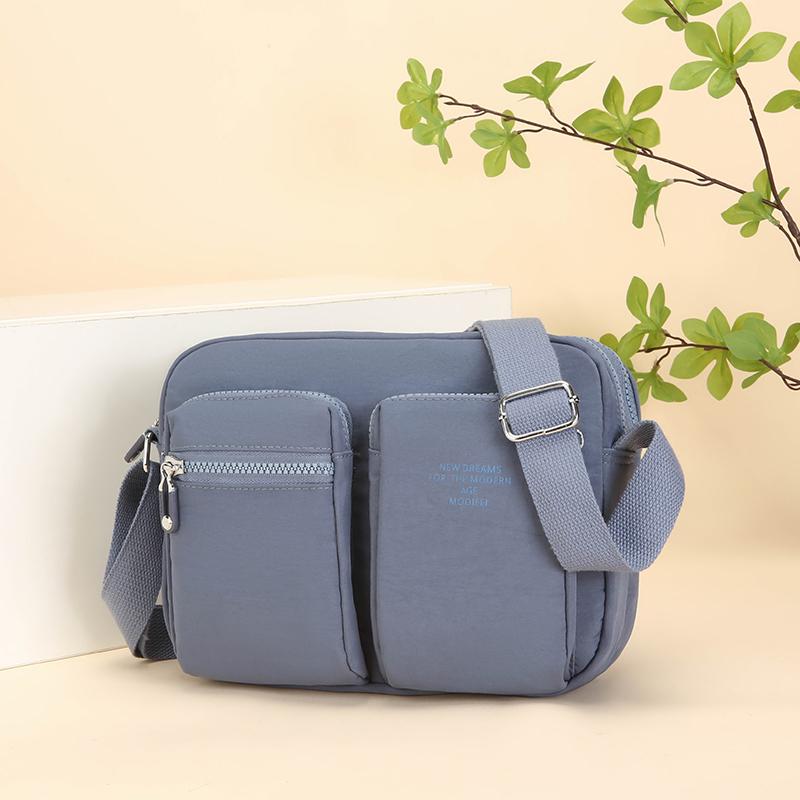 Women's Large Capacity Shoulder Bag Water-repellent Nylon Crossbody Bag Outdoor Handbag