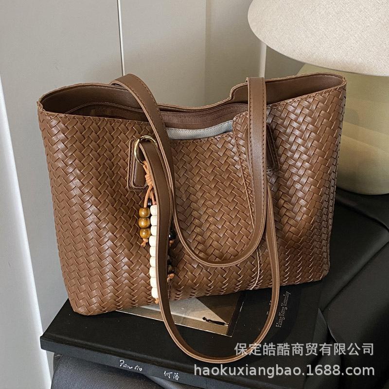 Large-capacity Bags Women's Autumn and Winter Versatile 2025 New Casual Shoulder Bags Are Popular This Year, Textured Commuter Tote Bags