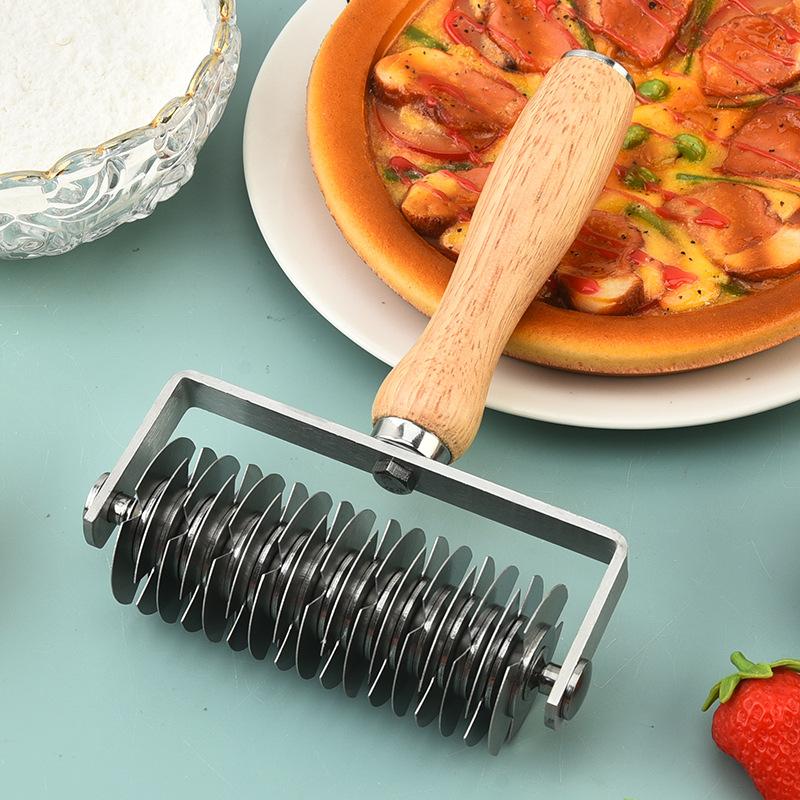 Nerezový váleček na těsto s kráječem dřevěná rukojeť kráječ na pizzu kráječ na koláč sušenky tahací mřížkové kolečko nůž cukrářské nástroje kuchyňské doplňky