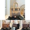 Chic Medium Size Pu Leopard Print Handbag For Women Versatile Daily Use Stylish Design