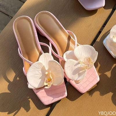 Fashion 2025 Spring Summer New Niche Flower Slippers Women Thick Heel Square Toe Exposed Toe Comfortable Wearing High Heels Sandals