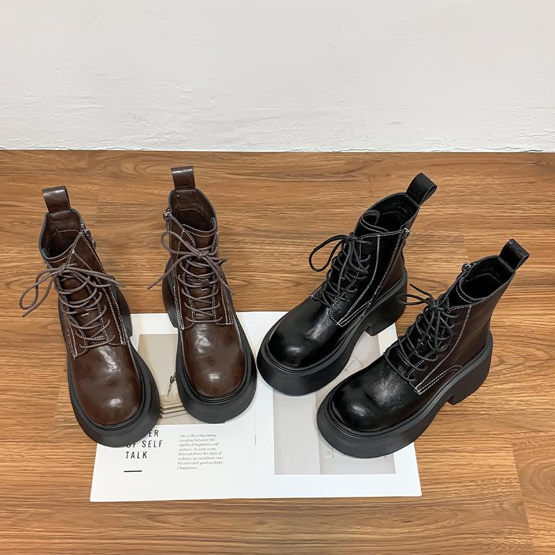 Small man heightened platform Martin boots front lace-up British style retro women's boots comfortable Korean version big head locomotive boots